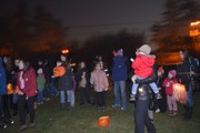 Lampionový průvod se strašením v zahradách.-a065