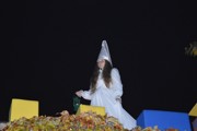 Lampionový průvod se strašením v zahradách.-a074