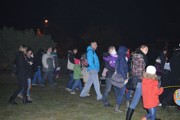 Lampionový průvod se strašením v zahradách.-a079