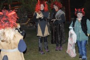 Lampionový průvod se strašením v zahradách.-a110