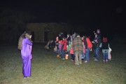 Lampionový průvod se strašením v zahradách.-a148