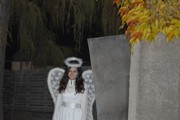 Lampionový průvod se strašením v zahradách.-a165